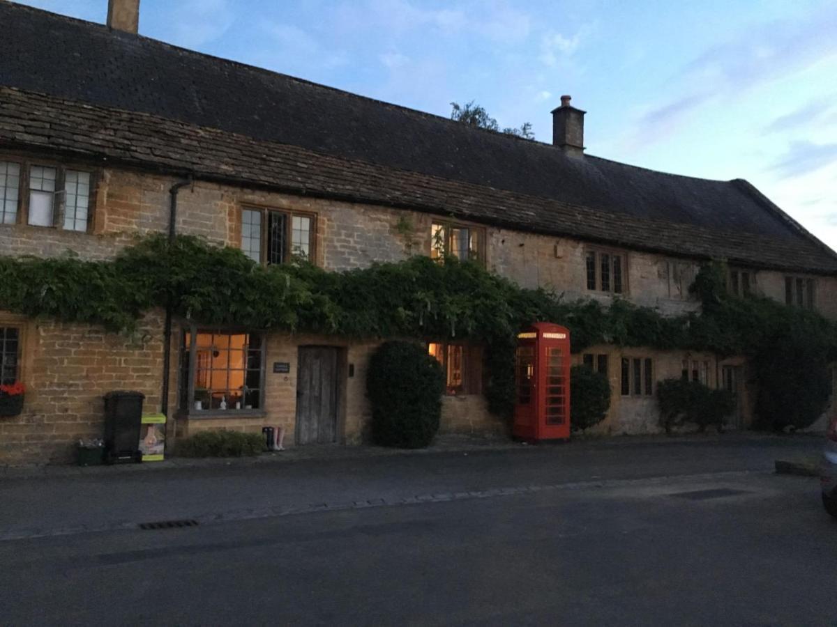 Phelips Arms Bed & Breakfast Montacute Екстериор снимка
