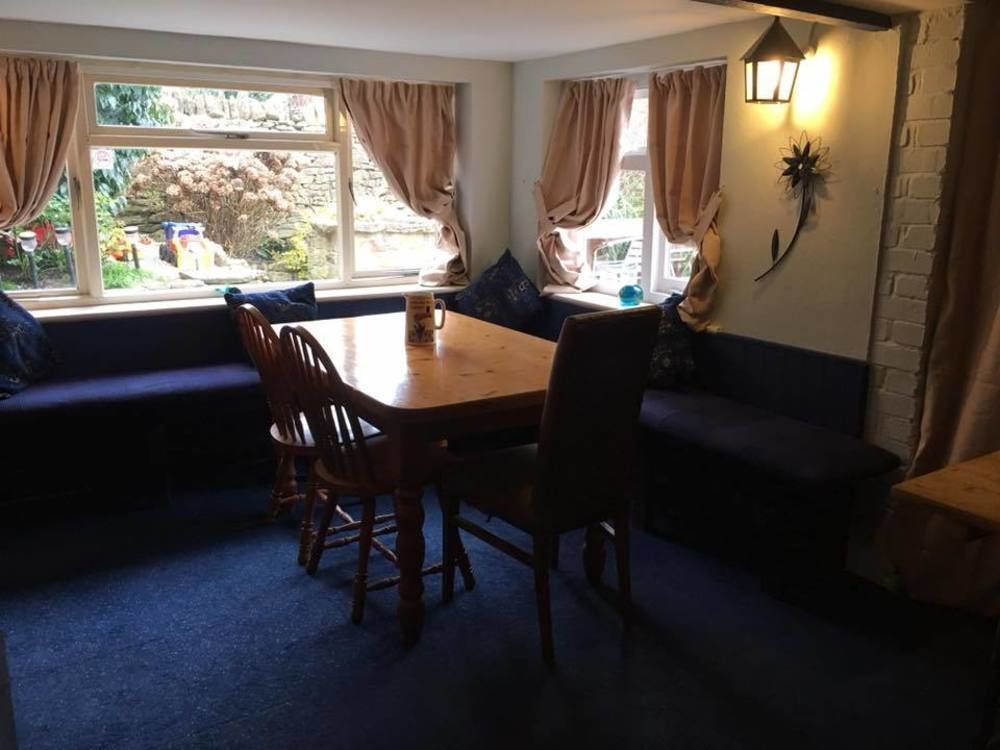 Phelips Arms Bed & Breakfast Montacute Екстериор снимка